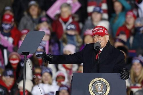 TT Trump: 'Đừng làm tôi khóc!'