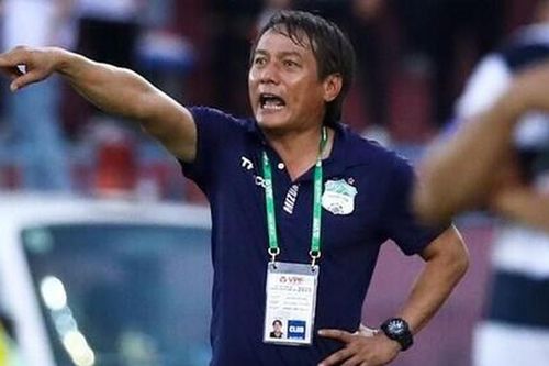 HLV Nguyễn Văn Đàn thất vọng về màn trình diễn của trò cưng HAGL