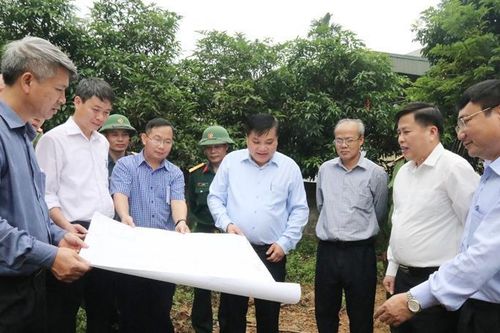 Sơ tán 24 hộ dân xóm Rồng Vòng (huyện Lương Sơn, tỉnh Hòa Bình) đến nơi an toàn