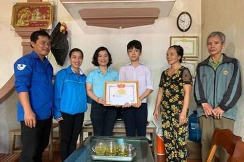 Nam sinh lớp 9 dũng cảm cứu sống 2 người bị nước lũ cuốn trôi