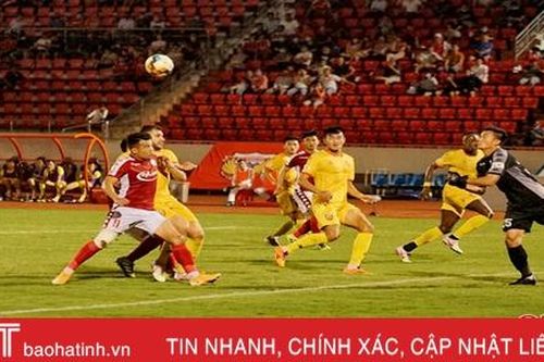 Hồng Lĩnh Hà Tĩnh thất thủ trên sân vận động Thống Nhất