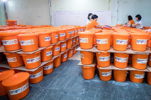 UNFPA cung ứng 3.700 bộ đồ cho phụ nữ Việt có nguy cơ bị bạo lực