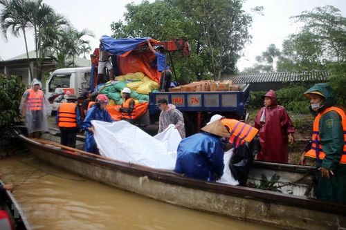 Điện thăm hỏi tình hình mưa lũ và sạt lở đất tại các tỉnh miền Trung