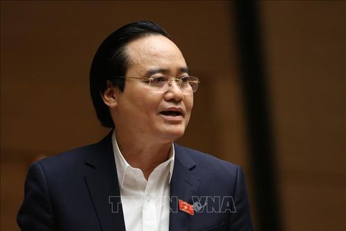 Bộ trưởng Bộ Giáo dục và Đào tạo: Sẽ tổng rà soát các bộ sách giáo khoa