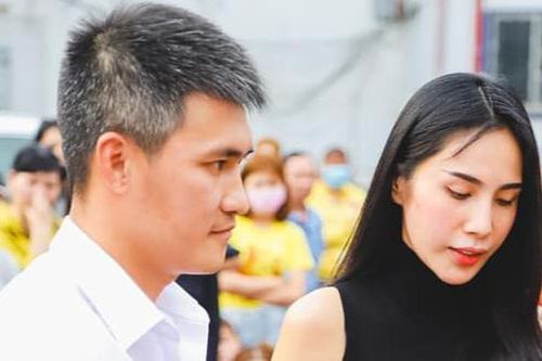 Vì sao Thủy Tiên không cho Công Vinh nhuộm đen tóc bạc?