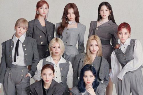 Fan 'há hốc' khi bài b-side trong album mới của TWICE 'bắt tai' đến không ngờ