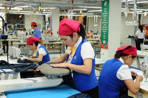 Xuất khẩu dệt may khó về đích