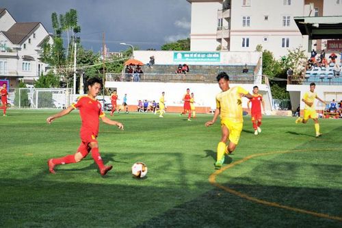 Thua 1- 4 trước Nam Định, Lâm Đồng có nguy cơ xuống hạng ba