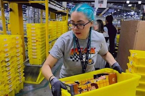 Amazon tiết kiệm gần 1 tỉ USD vì nhân viên không đi công tác bằng máy bay