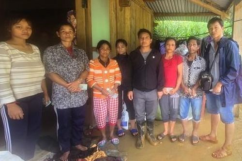 Mồ côi tội lắm con ơi!