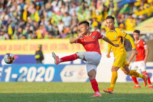 Chia tay Hồ Tuấn Tài, SLNA chuẩn bị chảy máu lực lượng