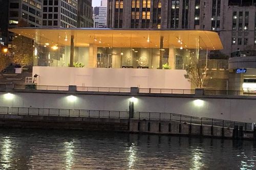 Apple Store được lắp ván gỗ đề phòng bạo loạn hậu bầu cử