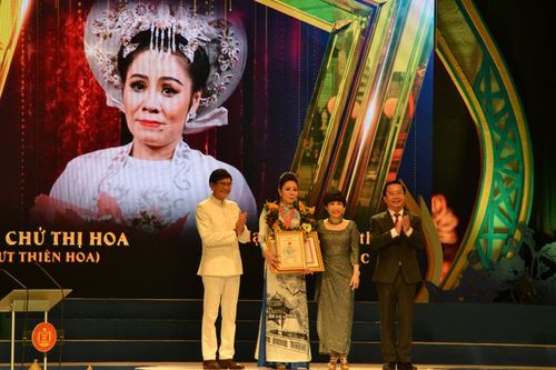 Trao giải cuộc thi 'Tài năng diễn viên sân khấu Cải lương Trần Hữu Trang - 2020'