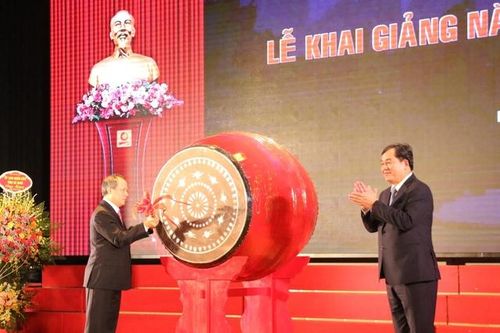 Trường ĐH Công nghiệp Hà Nội khai giảng, đón hơn 8.000 tân sinh viên