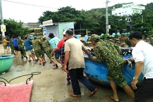 Chủ động trước bão số 10