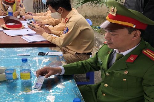 Phát hiện 3 lái xe dương tính với ma túy trên cao tốc Nội Bài – Lào Cai
