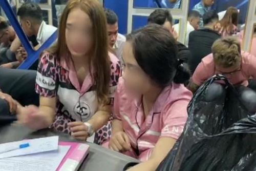 Phát hiện 17 nam, nữ đang phê ma túy trong nhà nghỉ