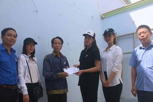 Ðến với những cảnh đời sau bão