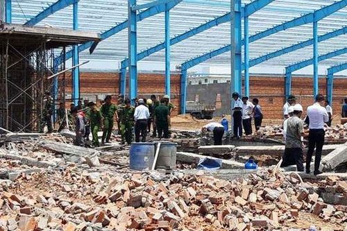 Vụ sập tường ở Vĩnh Long làm 7 người chết: Khởi tố thêm 3 cán bộ