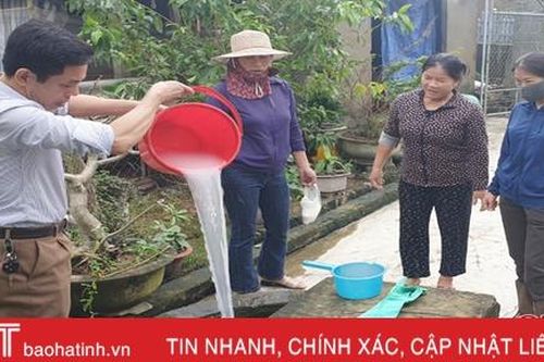 Hà Tĩnh: Trên 90% hộ gia đình được xử lý môi trường sau lũ lụt