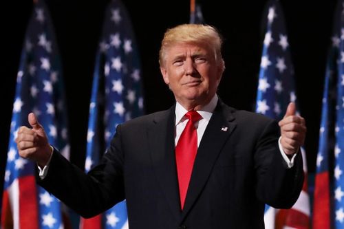 Tổng thống Trump tin mình 'chắc thắng' vì có bùa may mắn
