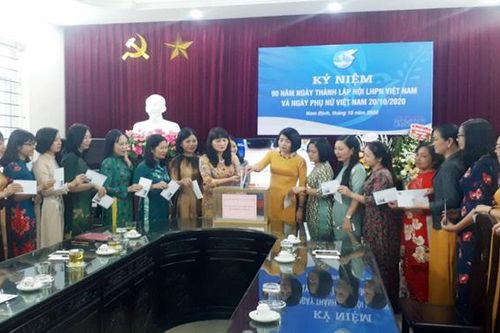 Phụ nữ Nam Định quyên góp gần 3 tỷ đồng ủng hộ miền Trung khắc phục lũ lụt