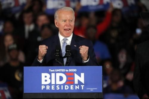 Bầu cử Mỹ: Thắng lợi tại Bờ Tây, Joe Biden chỉ còn cách Nhà Trắng 61 lá phiếu đại cử tri