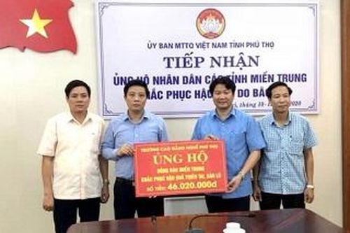 Trường Cao đẳng nghề Phú Thọ ủng hộ đồng bào miền Trung hơn 46 triệu đồng
