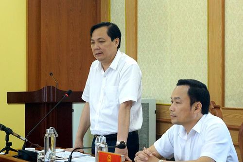 Chủ tịch UBND tỉnh Bùi Văn Quang kiểm tra tiến độ giải phóng mặt bằng xây dựng hạ tầng Khu công nghiệp Cẩm Khê
