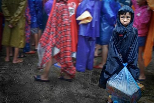 Giác Ngộ số 1075 : Làm sao để tránh hàng cứu trợ nơi thừa, chỗ thiếu?