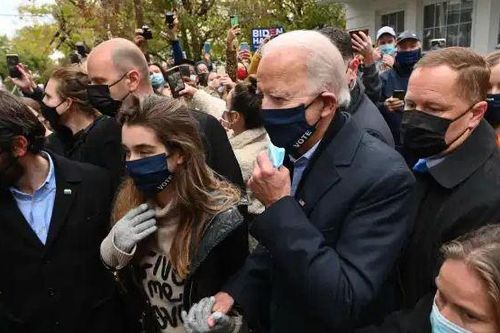 Ứng viên Biden gọi nhầm tên con trai, cháu gái trong ngày bầu cử