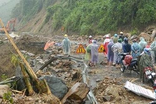 Bảo dưỡng đường đảm bảo an toàn trước diễn biến phức tạp của mưa lũ