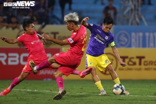 Trực tiếp Hà Nội FC 4-2 Sài Gòn FC: Tấn Trường mắc lỗi