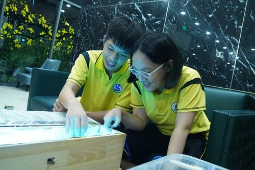 Học sinh lớp 8 tìm giải pháp cải thiện ô nhiễm nguồn nước bằng ứng dụng hạt Nano TIO2