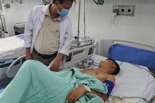 Quảng Nam: Một thanh niên bị bắn hơn 10 phát đạn súng hoa cải