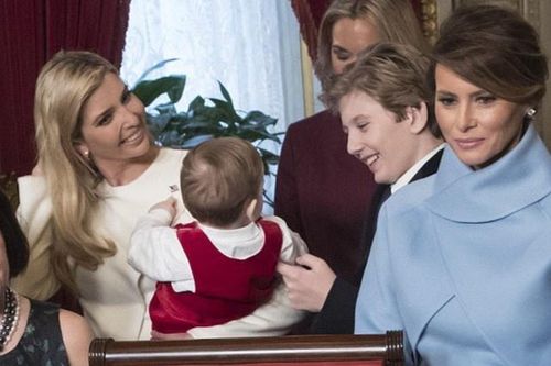 Mối quan hệ giữa Barron Trump và các anh chị em cùng cha khác mẹ
