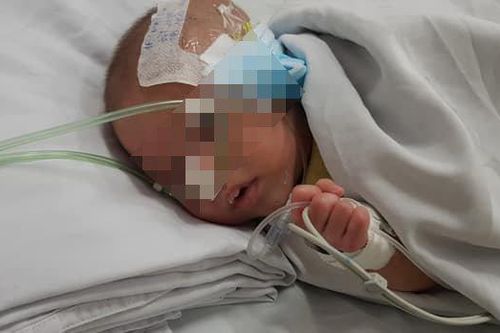 Bé trai sơ sinh bị cha mẹ bỏ rơi ở bệnh viện