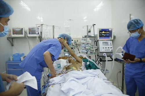 Hành trình đi đến ca ghép ruột thành công
