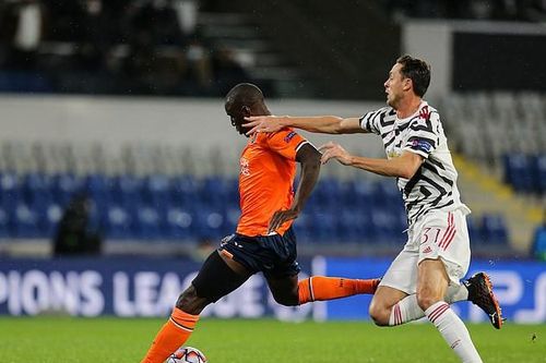 Thua sốc Istanbul Basaksehir, M.U bị ví như trẻ con lên 10