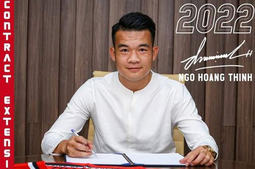 Tiền vệ Ngô Hoàng Thịnh ký hợp đồng mới với CLB TP.HCM