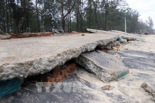 Thừa Thiên – Huế cảnh báo các vị trí có nguy cơ trượt lở đất đá, sạt lở bờ sông, bờ biển