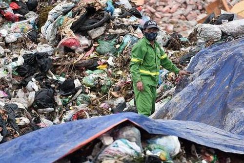 Hà Nội: Giải quyết triệt để vụ bãi rác Nam Sơn, hỗ trợ tạm cư cho dân 6 tháng