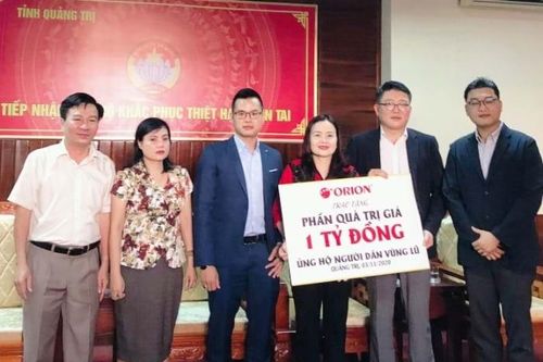 Tập đoàn ORION trao quà trị giá 1 tỷ đồng cho học sinh Quảng Trị.