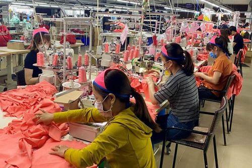 Nhập khẩu hàng hóa phục hồi, xuất siêu tiếp tục lập kỷ lục