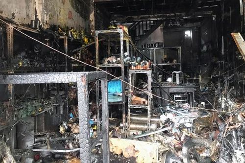 Lãnh đạo Long Xuyên thăm hỏi, động viên gia đình bị cháy nhà