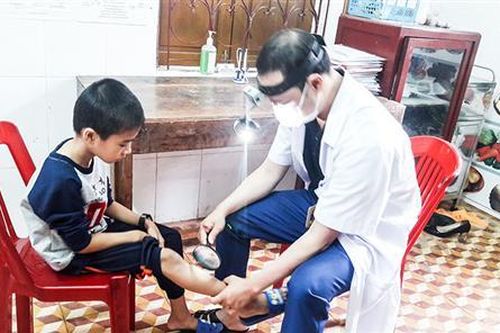 Đảm bảo sức khỏe cho người dân sau bão lũ