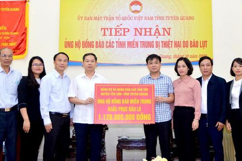 Huyện Yên Sơn ủng hộ đồng bào miền Trung hơn 1,1 tỷ đồng