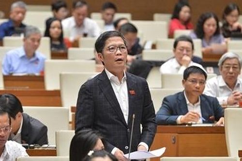 Bộ trưởng Bộ Công thương tranh luận các vấn đề về dự án thủy điện với ĐBQH