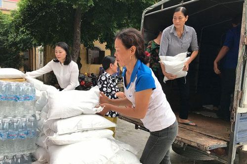 Những tấm lòng Hà Nội hướng về miền Trung