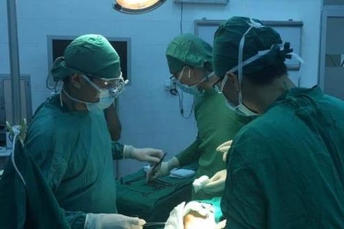 Phòng khám nha khoa 'chui', dẹp được không?